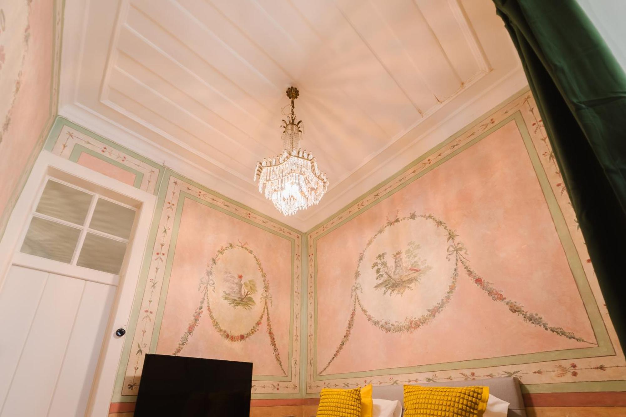 Appartement Luxury 4br Steps From Praa Do Comrcio Lissabon