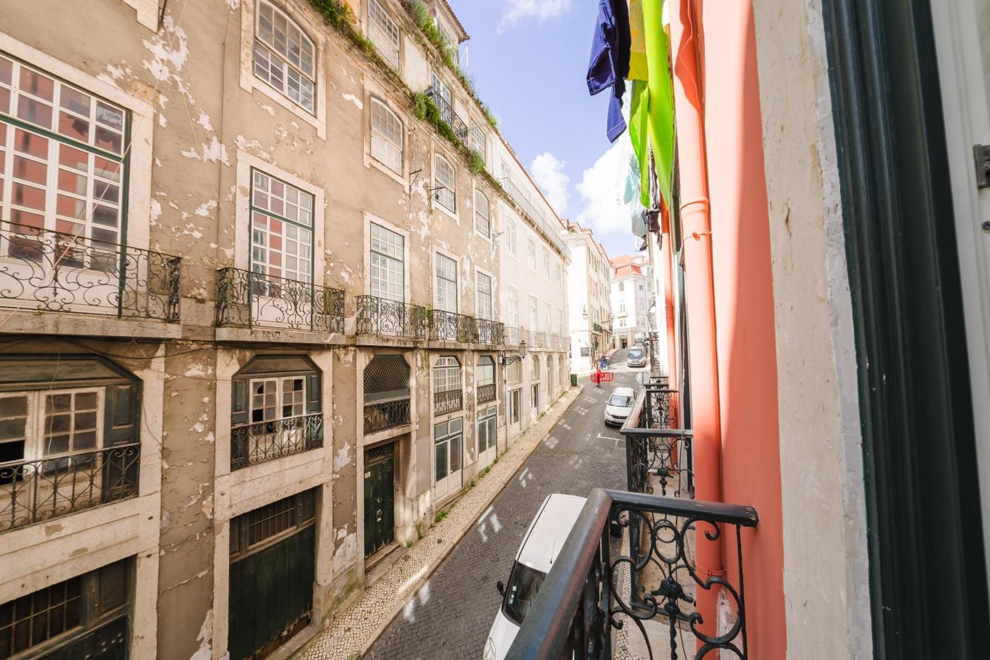 Luxury 4br Steps From Praa Do Comrcio Appartement Lissabon
