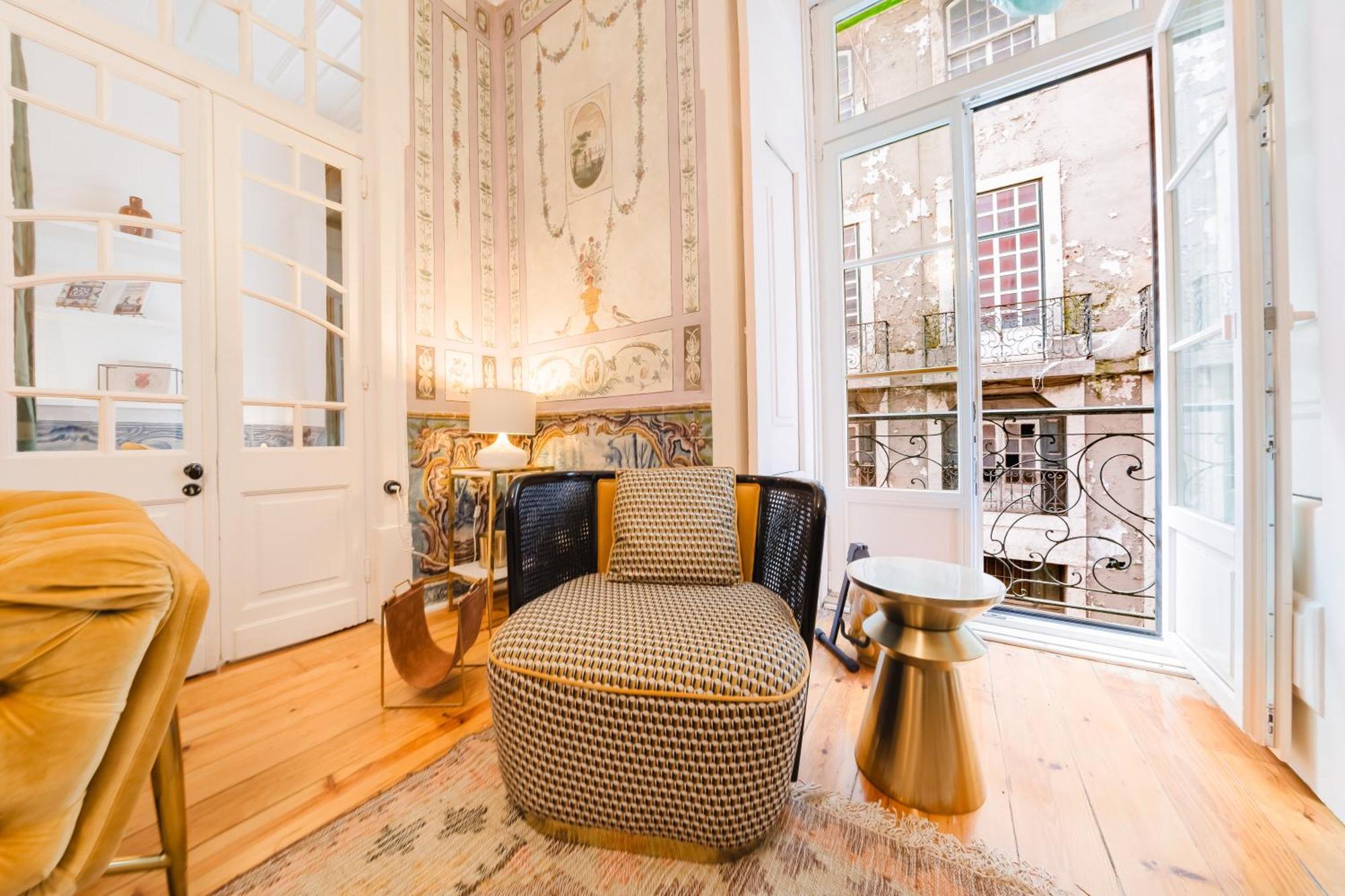 Luxury 4br Steps From Praa Do Comrcio Lissabon